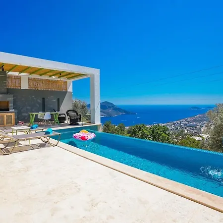 Vila Merkeze Yakın , Deniz Manzaralı , Jakuzili *