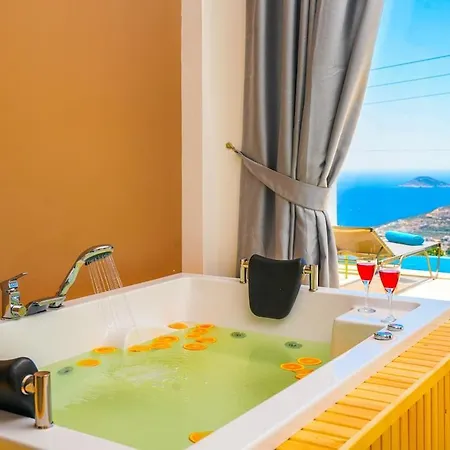Merkeze Yakın , Deniz Manzaralı , Jakuzili * Kaş