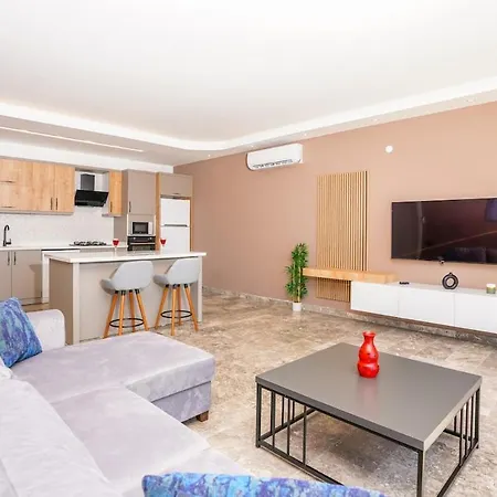 Merkeze Yakın , Deniz Manzaralı , Jakuzili Vila