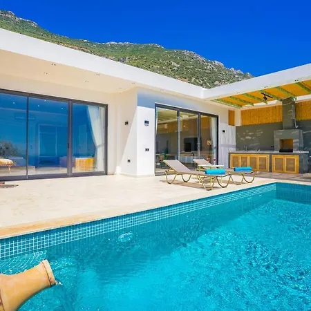 Vila Merkeze Yakın , Deniz Manzaralı , Jakuzili *